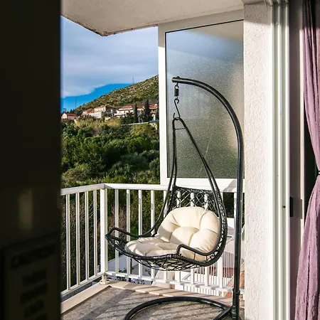 Apartament The View